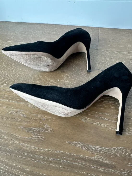 Black Suede Manolo Blahnik Pumps - Picture 4 of 4